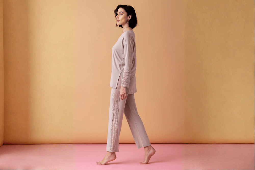 Co zabrać na nocleg poza domem? Bielizna i ubrania, które zawsze się sprawdzą