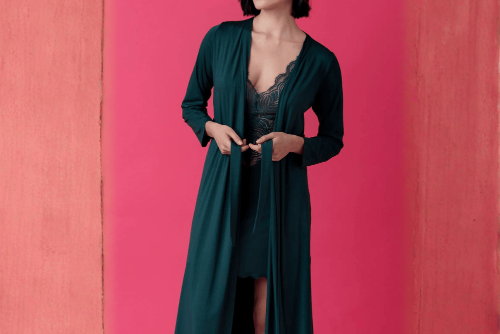 Krótki czy długi peniuar – co lepiej sprawdzi się w domowej garderobie?