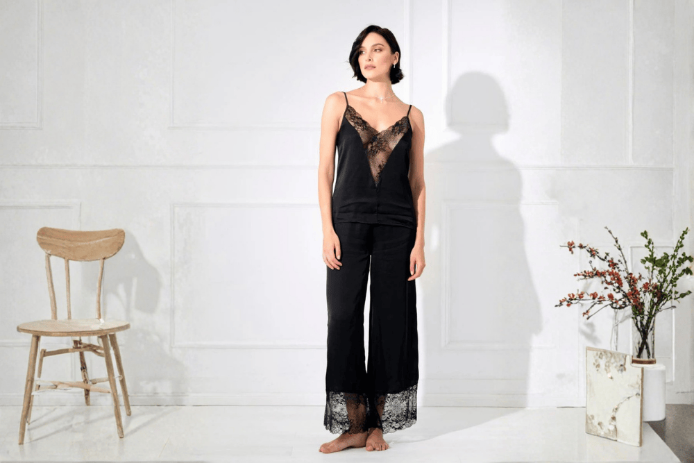 Leniwy poranek w domu – szlafrok i inne sposoby na przyjemny start dnia