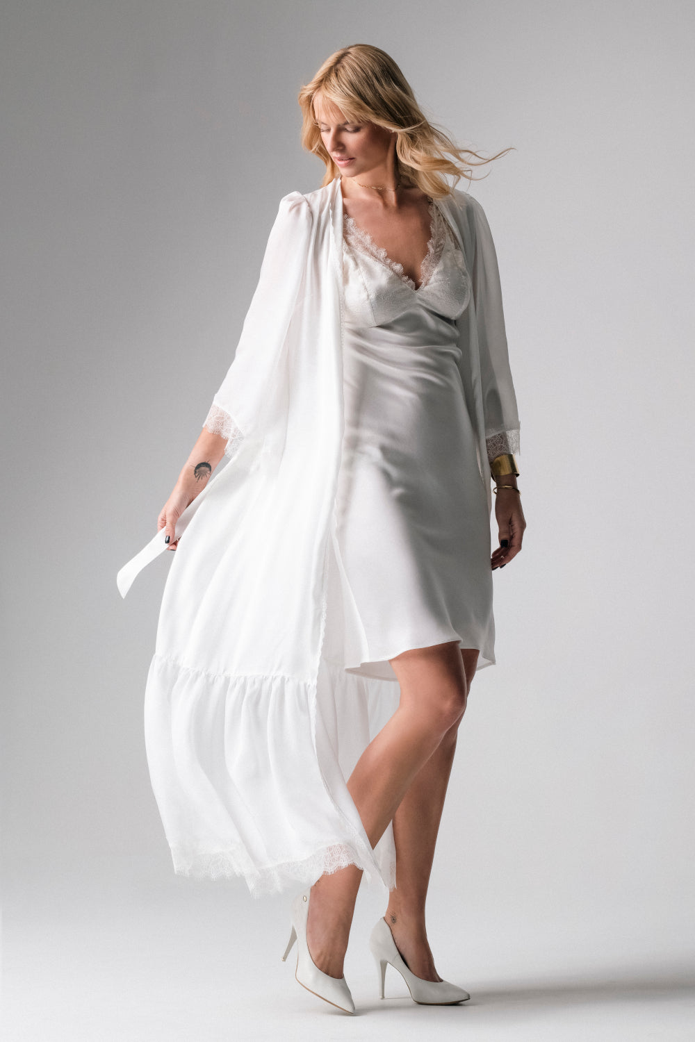 cream satin dressing gown Women's Cream Lace-trimmed satin dressing gown