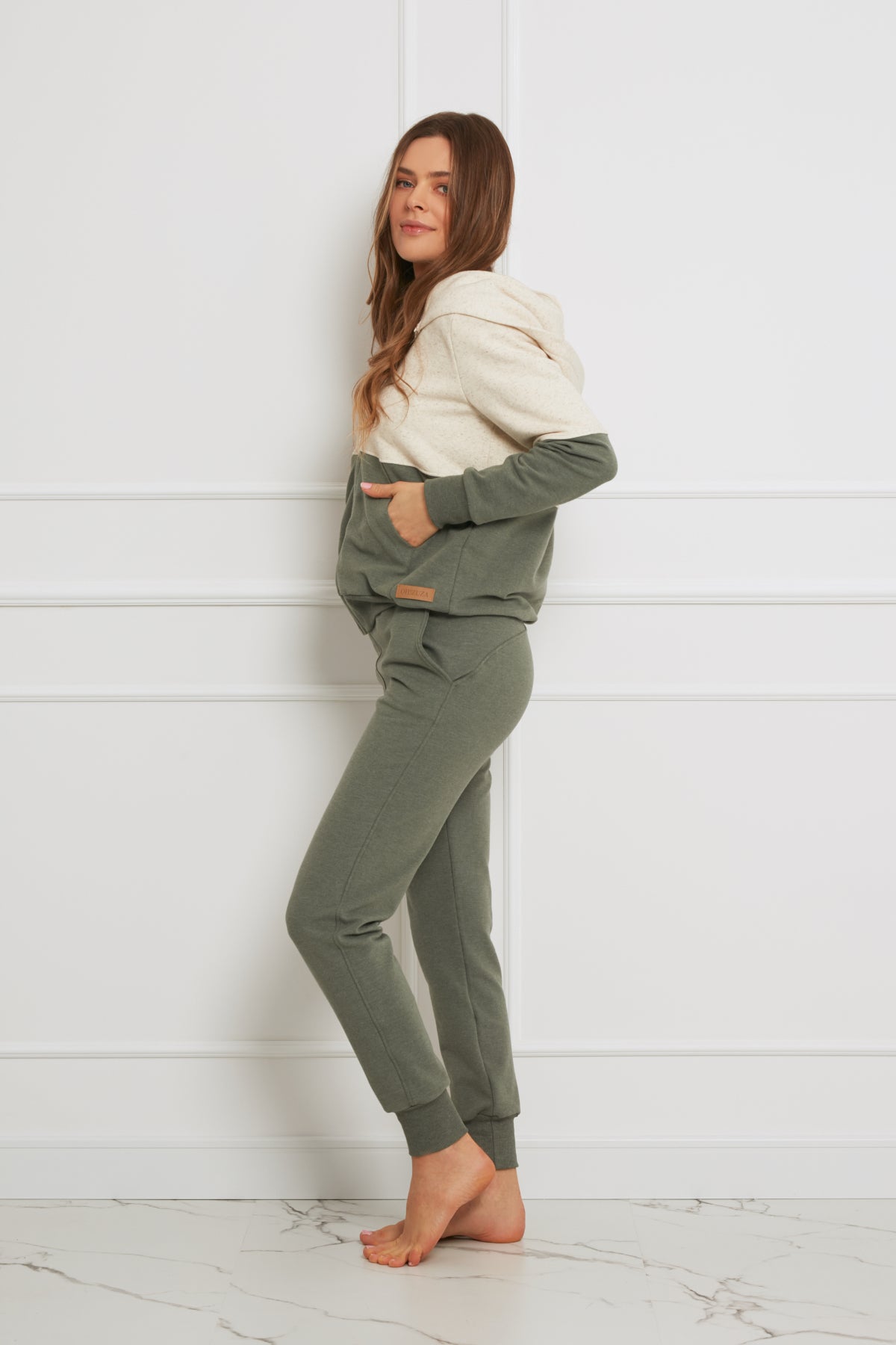 Loungewear dwukolorowa bluza dresowa z kapturem – zielony i beżowy melanż_7