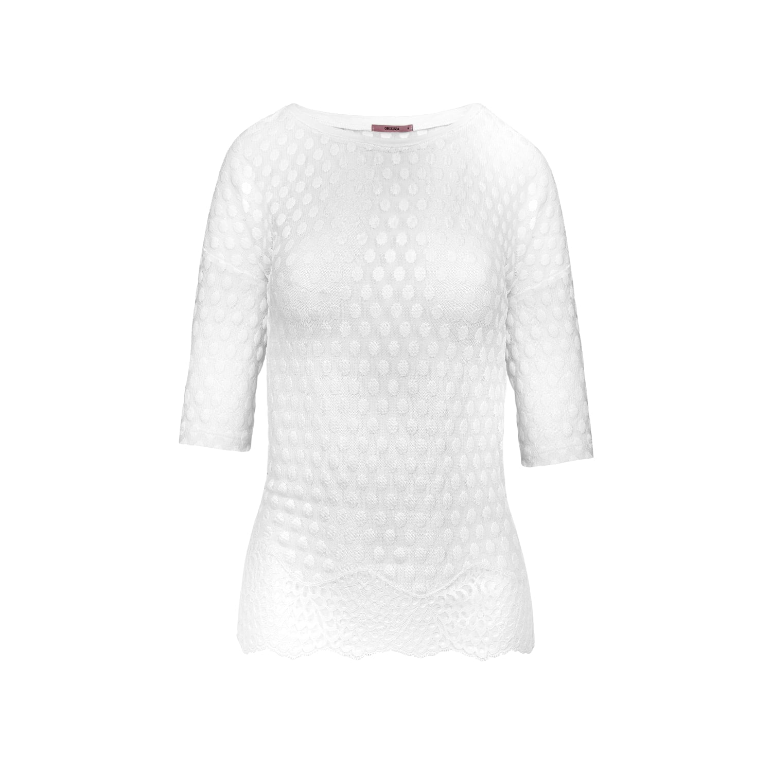 Toscana krótki T-shirt w groszki z koronką - kremowy to biały, półprzezroczysty top z krótkim rękawem z koronkowym wykończeniem, okrągłym dekoltem i subtelnym wzorem w kropki, pokazany na gładkim białym tle.
