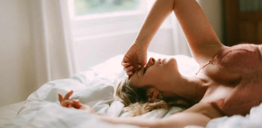 Bielizna nocna: rodzaje bielizny nocnej. W czym spać?