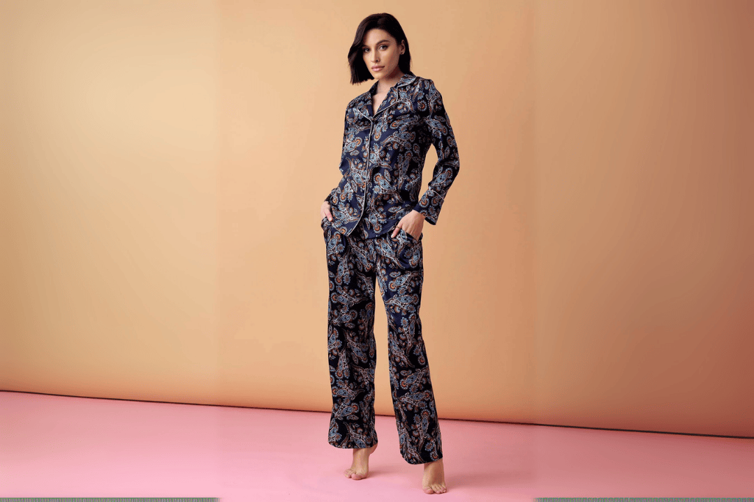 Piżama na guziki vs klasyczna koszula nocna – co wybrać na różne pory roku?