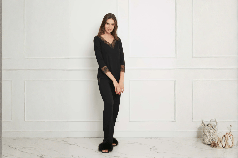 Piżama damska z koronką, która nie drapie – na co zwrócić uwagę?