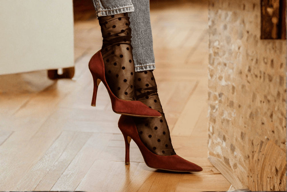 Tiulowe skarpetki damskie – subtelny detal, który odmienia stylizację