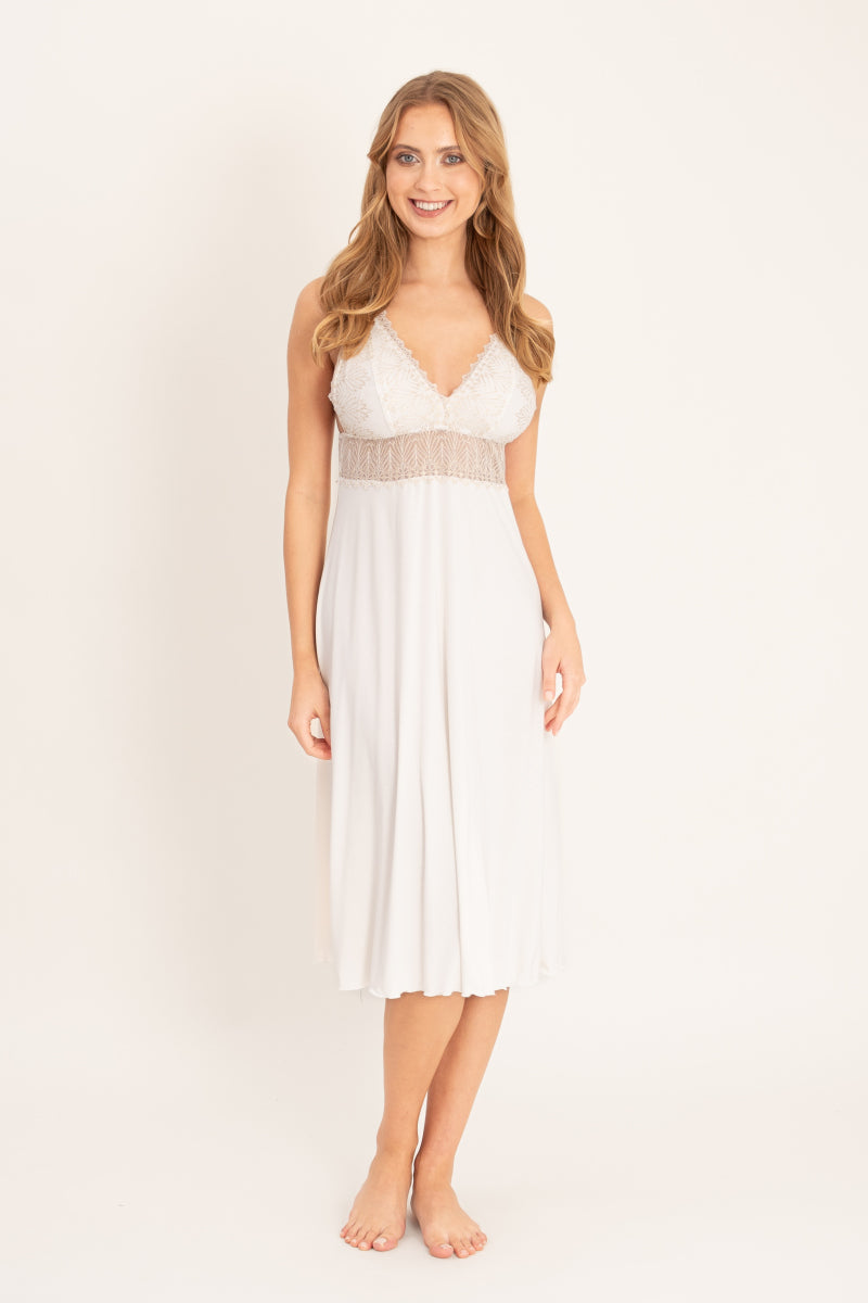 Kremowa koszulka nocna midi z ozdobną koronką