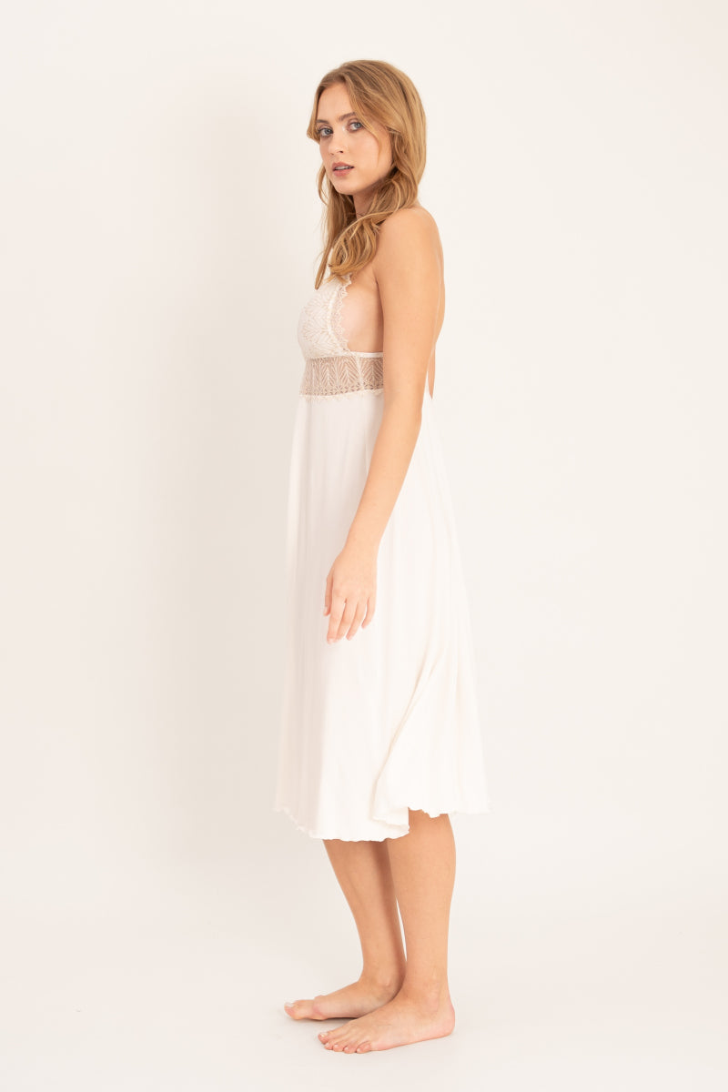 Kremowa koszulka nocna midi z ozdobną koronką_2