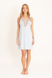 Krótka koszulka nocna z koronkowym wykończeniem, błękitna