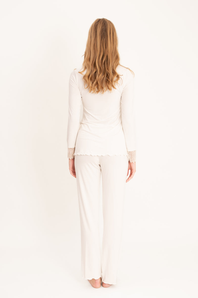 Długa piżama z koronkowymi detalami, kremowa_4