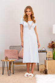 Błękitna koszula nocna midi z koronkowymi wstawkami