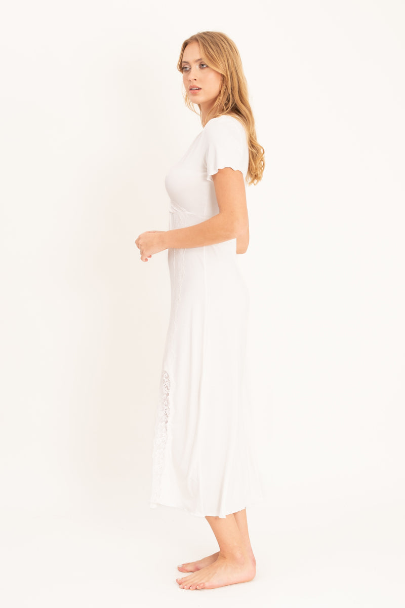 Kremowa koszula nocna midi z koronką i krótkim rękawem_2