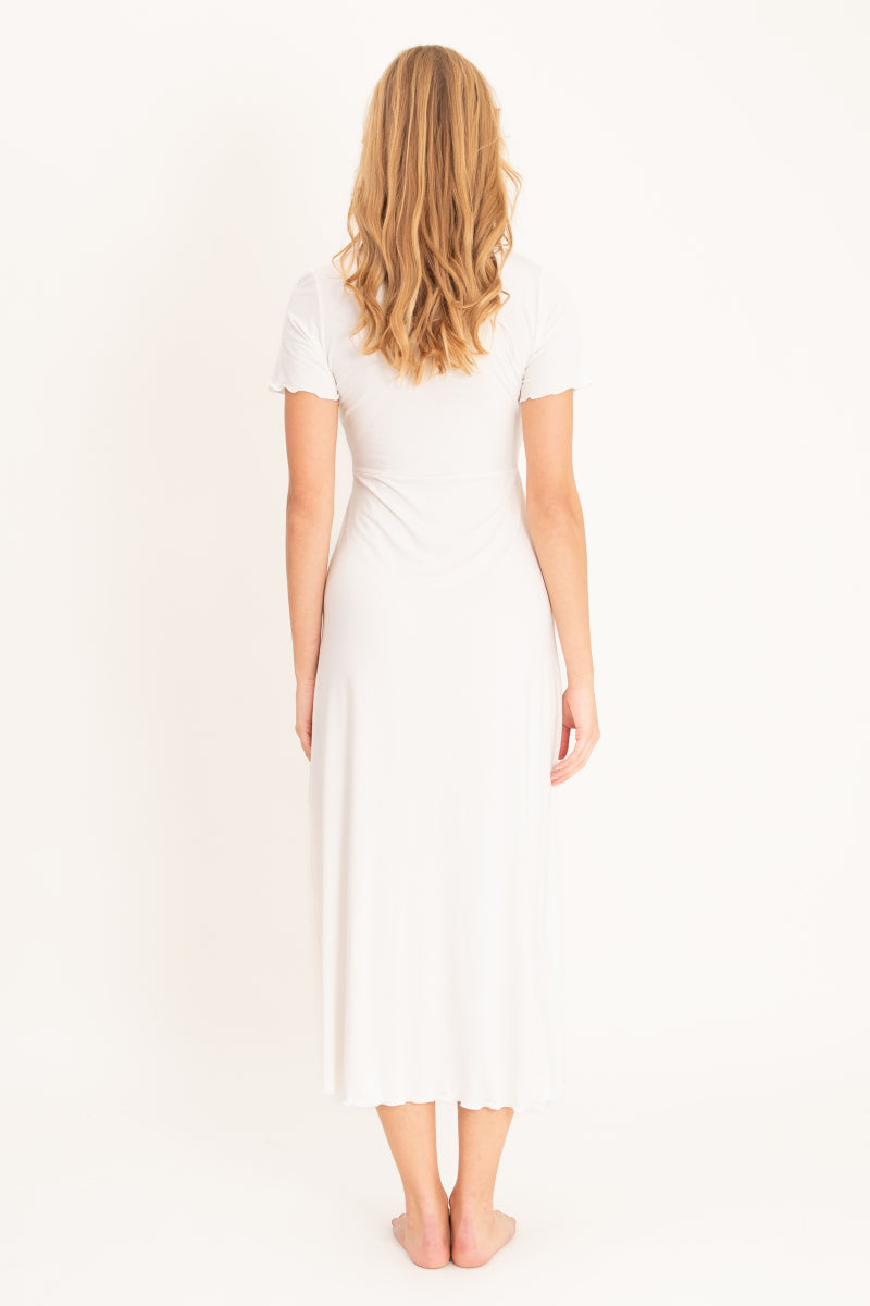 Kremowa koszula nocna midi z koronką i krótkim rękawem_3