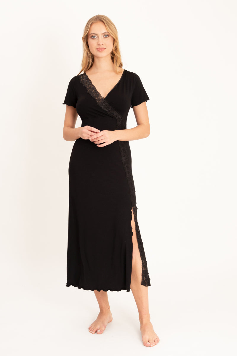 Czarna koszula nocna midi z koronką i krótkim rękawem_3