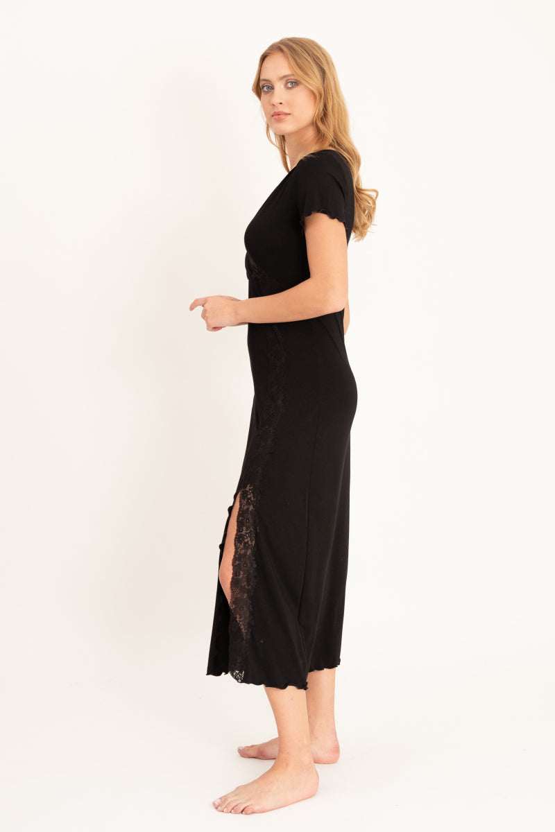 Czarna koszula nocna midi z koronką i krótkim rękawem_2