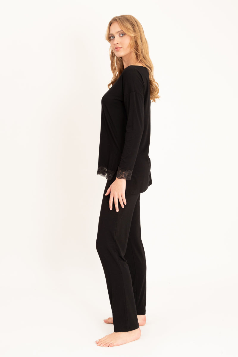 Długa piżama z koronkowym wykończeniem i rozporkami, czarna_2