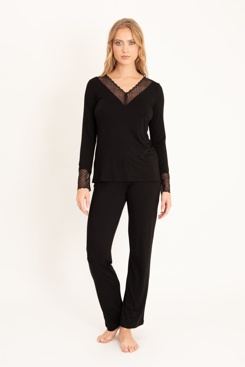 Czarna piżama z koronkowym dekoltem i mankietami_5
