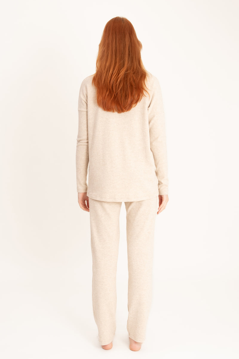 Ciepła piżama z dekoltem łódką i prostymi spodniami_4