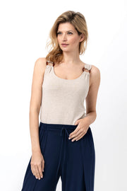 Top na grubych ramiączkach z kółkami - beżowy melanż