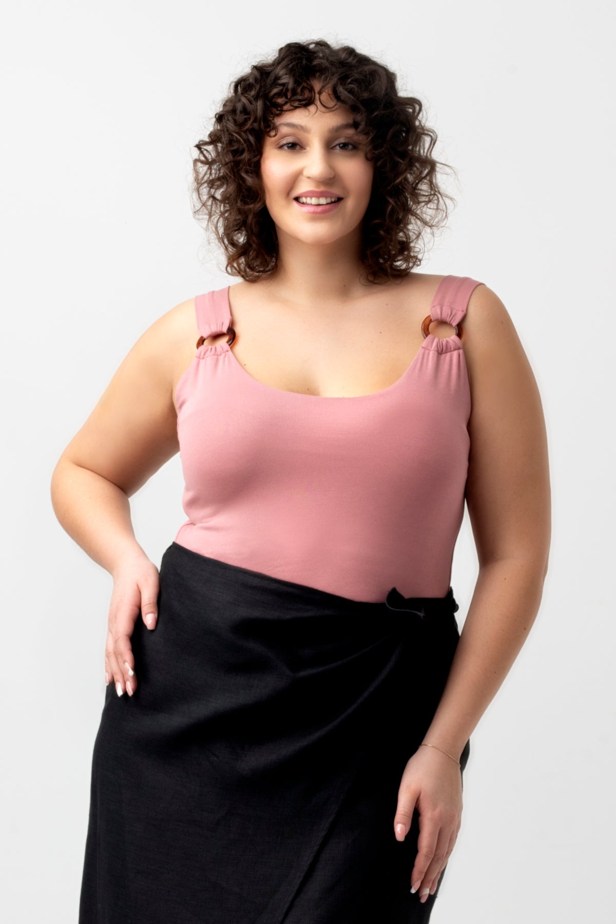 Top na grubych ramiączkach z kółkami - antyczna róża_3