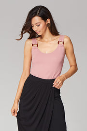 Top na grubych ramiączkach z kółkami - antyczna róża