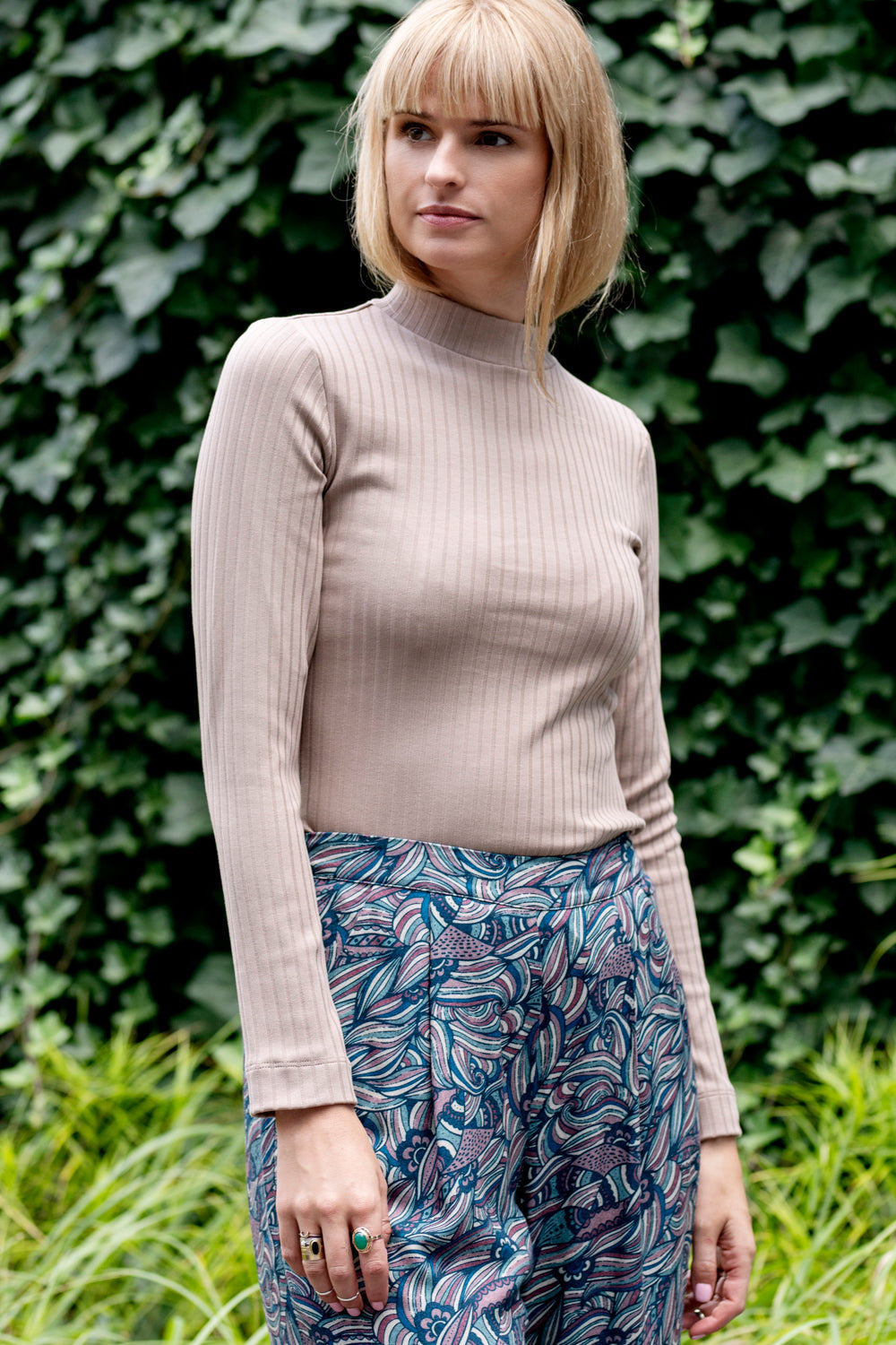 Echo Ribbed Cotton Turtleneck – Mocha