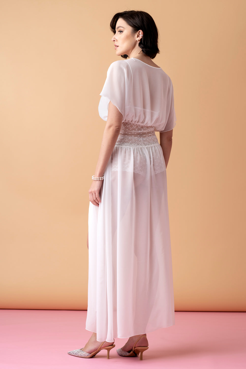 Ballade długi peniuar z koronkowym pasem – krem