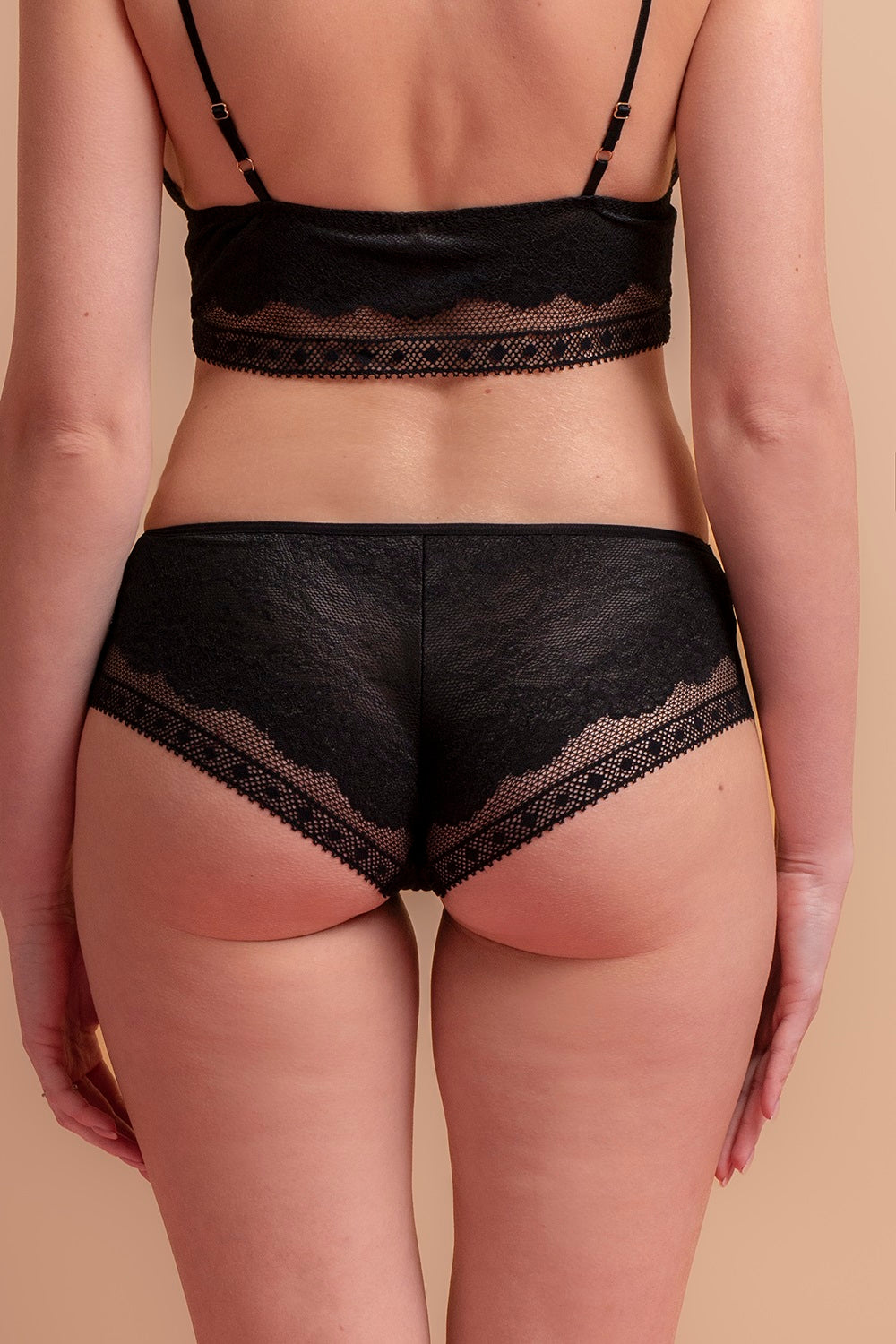 Diary koronkowe figi z biżuteryjną przywieszką – czarne_3