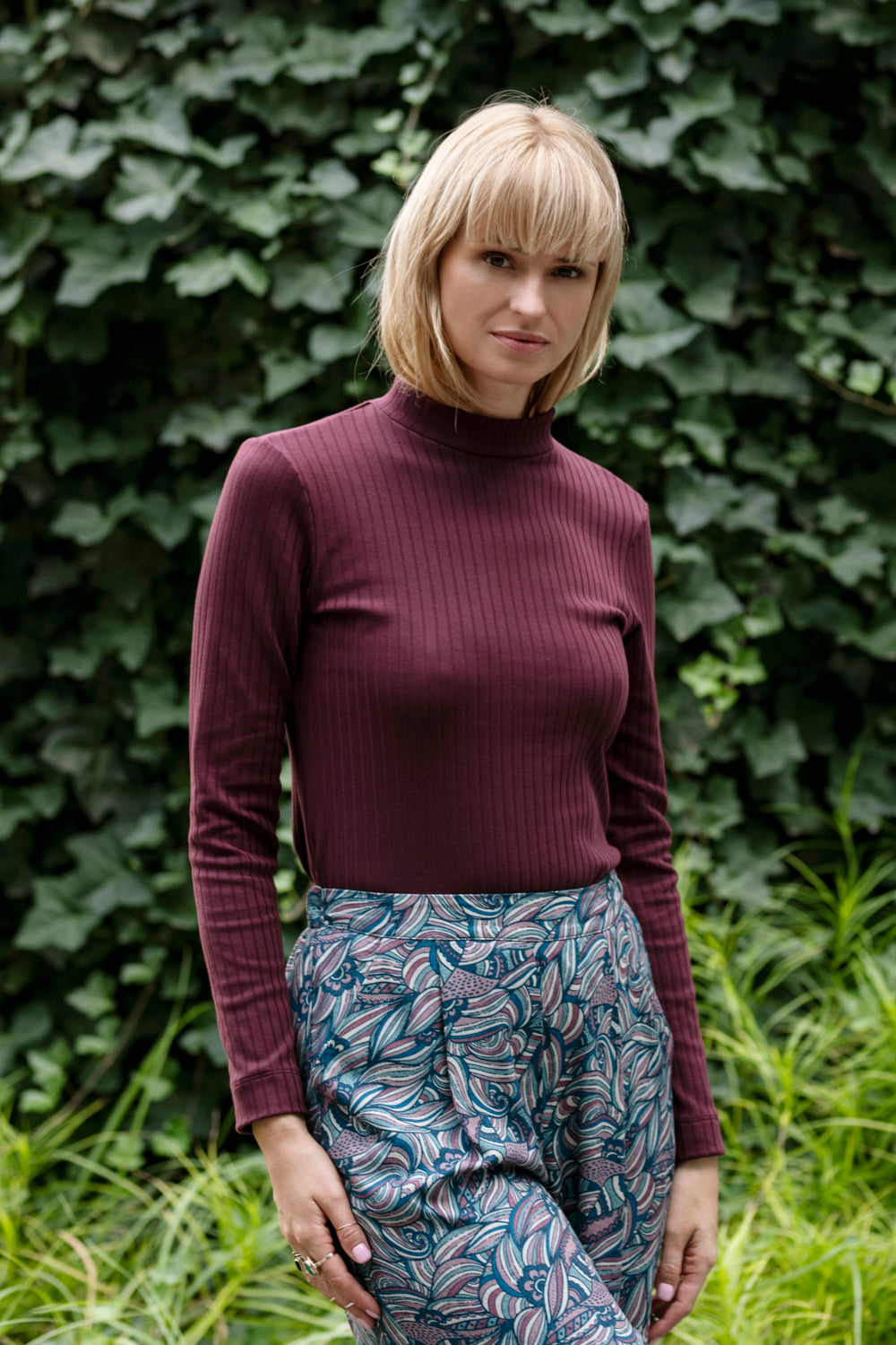 Echo ribbed cotton turtleneck – burgundy
