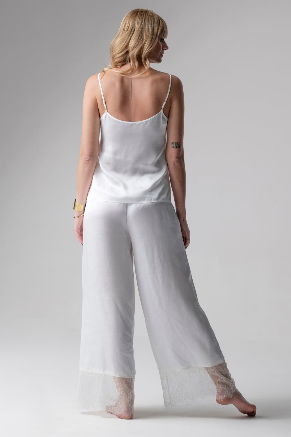 Grace piżama z topem na ramiączkach i długimi spodniami – kremowa_3