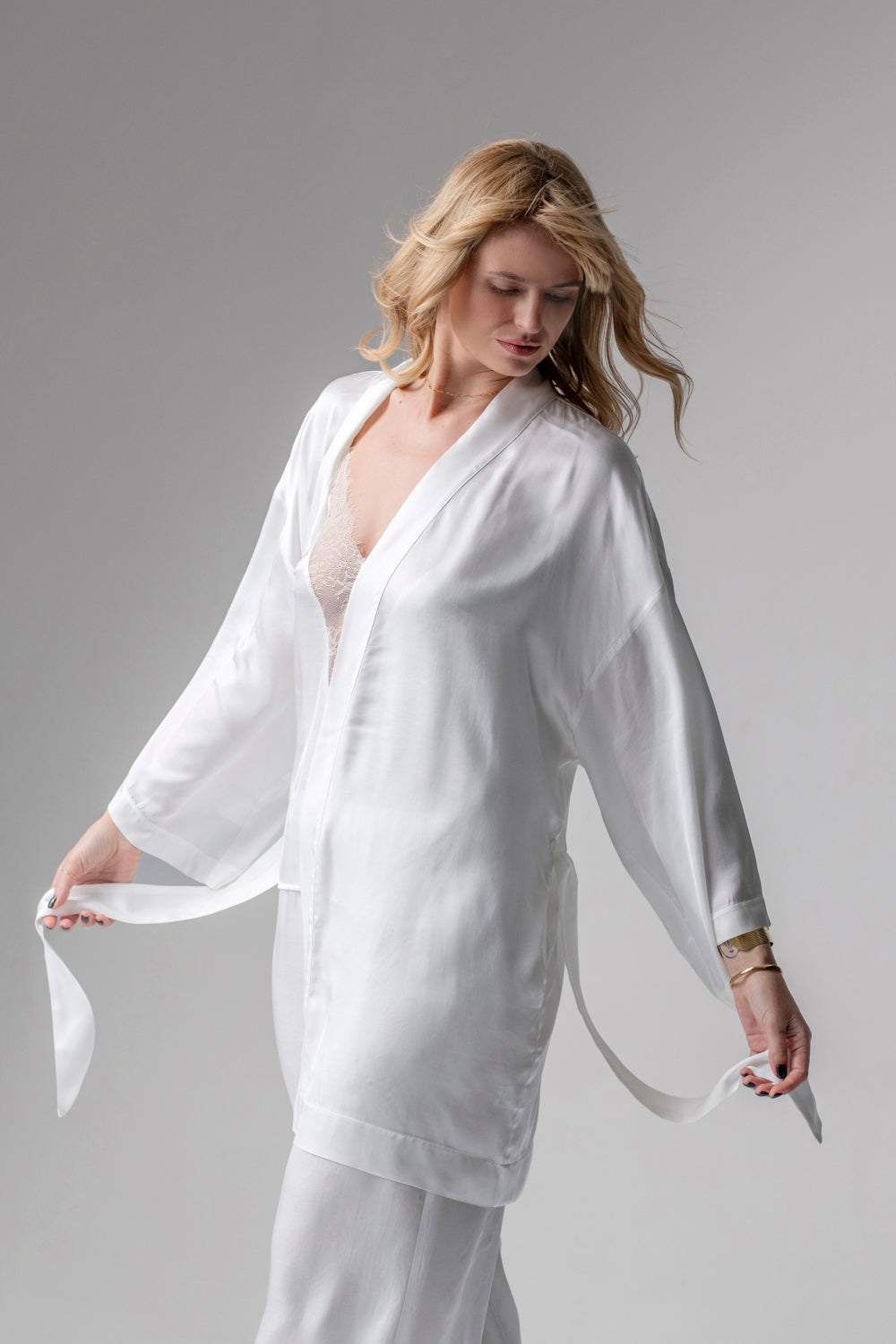 Grace krótki peniuar kimono z wiskozowej satyny – kremowy_5