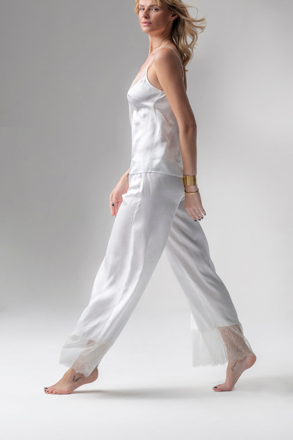 Grace piżama z topem na ramiączkach i długimi spodniami – kremowa_5