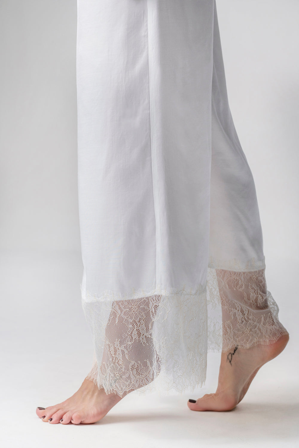 Grace piżama z topem na ramiączkach i długimi spodniami – kremowa_6