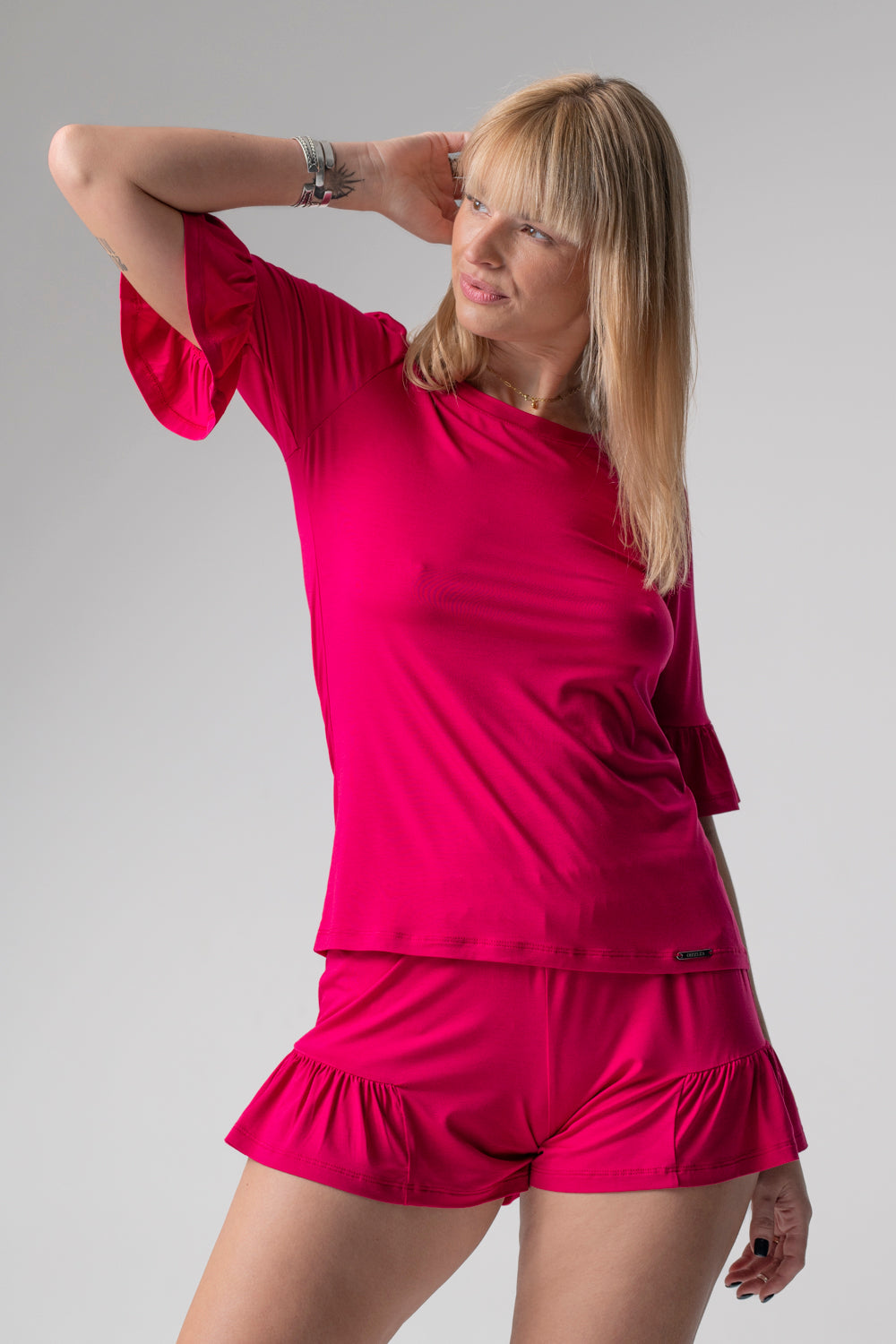 Jackie krótka piżama loungewear z falbankami – rubinowa