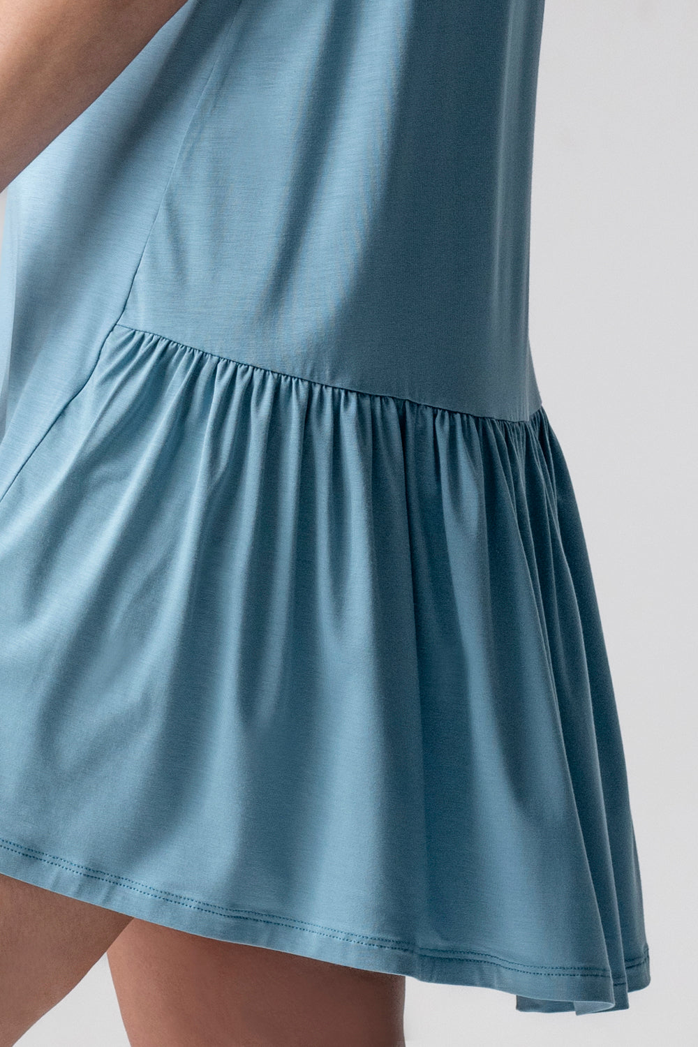 Jackie koszulka nocna / sukienka loungewear z falbanką – woda_5