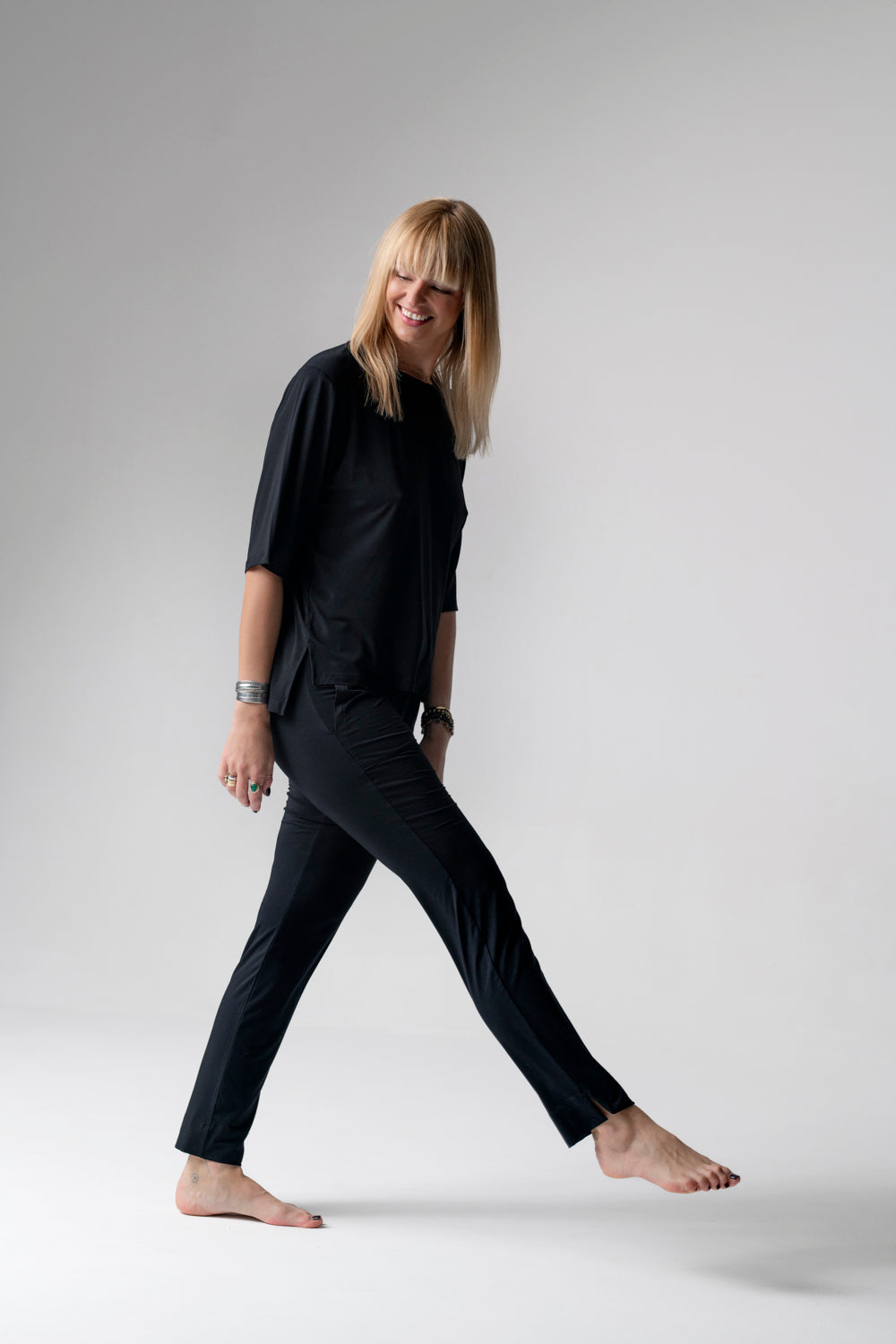 Jackie piżama loungewear z prostymi spodniami – czarna_5