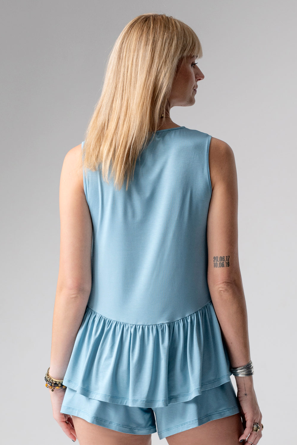 Jackie krótka piżama loungewear z falbanką – woda_4