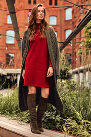 Krótka sukienka z prążkowanej dzianiny – czerwona