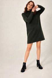 Krótka sukienka z prążkowanej dzianiny – leśna zieleń