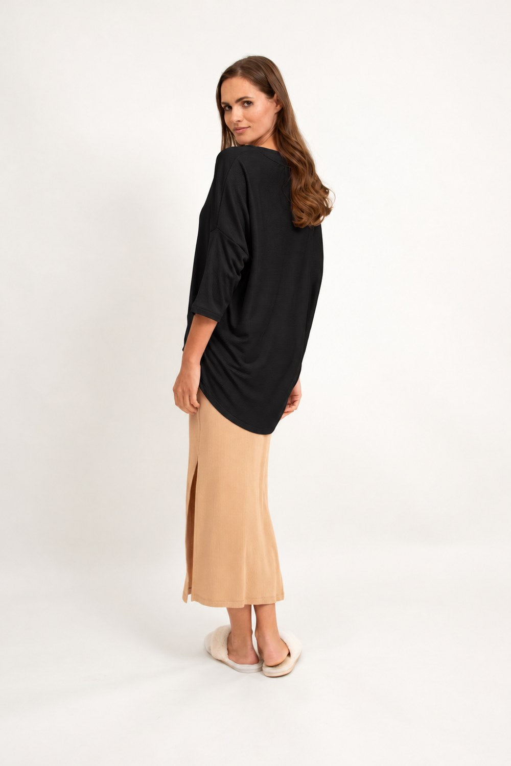 Loungewear bluzka oversize z asymetrycznymi cięciami - czarna_2