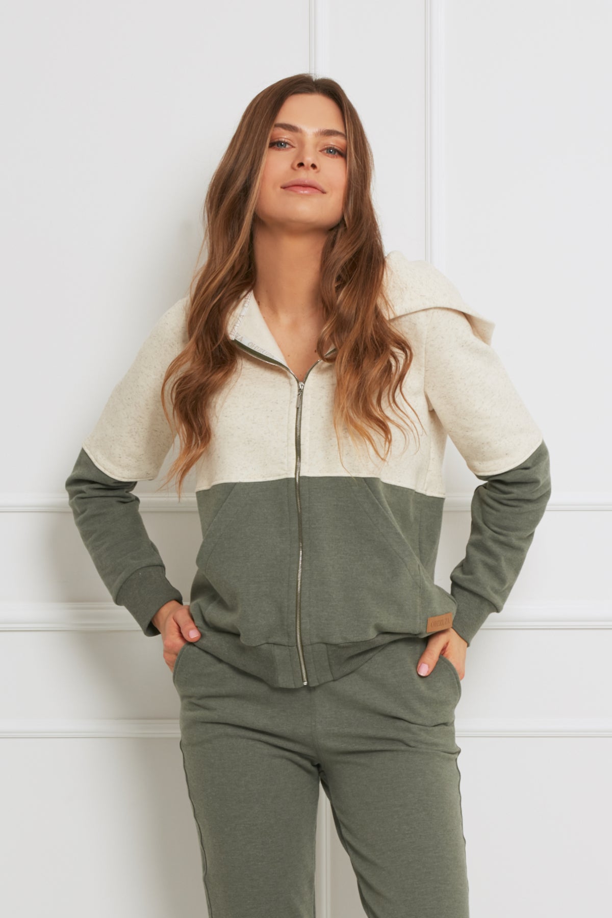 Loungewear dwukolorowa bluza dresowa z kapturem – zielony i beżowy melanż