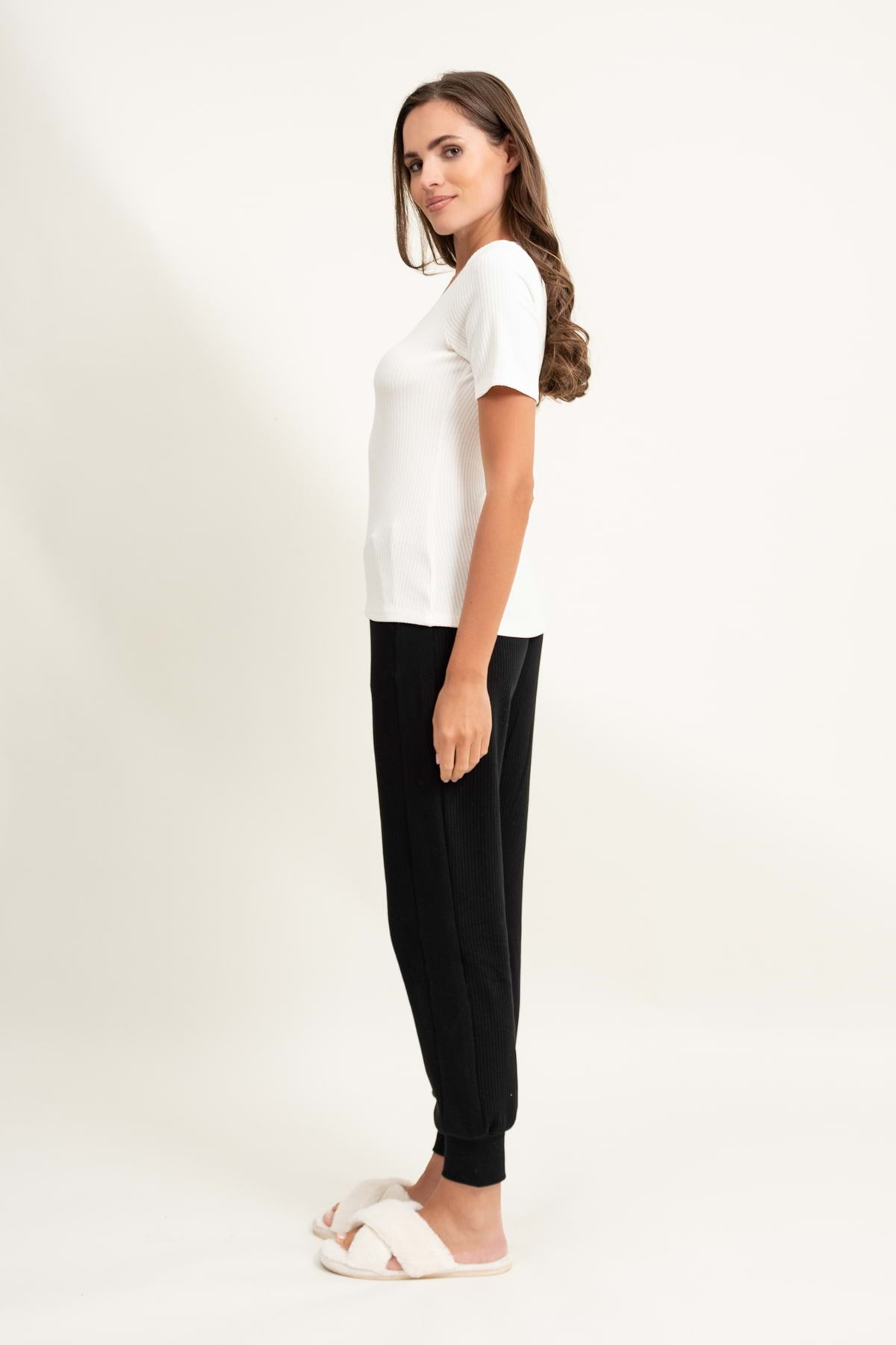 Loungewear viscose v-neck T-SHIRT – cream