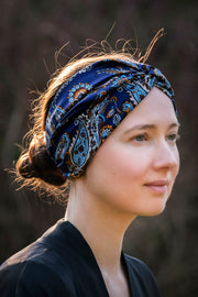 Lullaby silk hairband – deep navy, paisley pattern