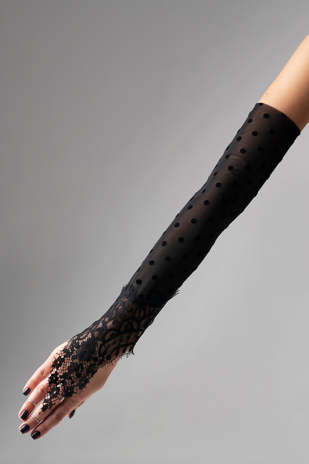 Opera długie rękawiczki z tiulu i koronki - czarne