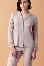 Poem Langer Button-Down-Pyjama mit Spitze – Mandelmilch