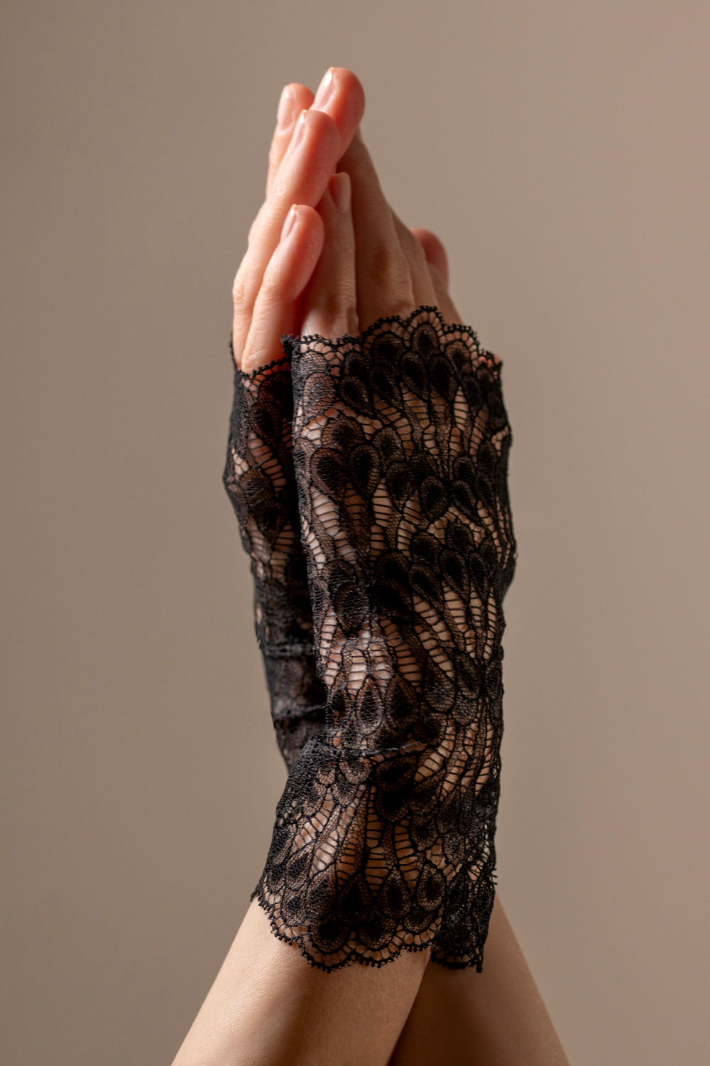 Poem mitenki koronkowe – czarne_2