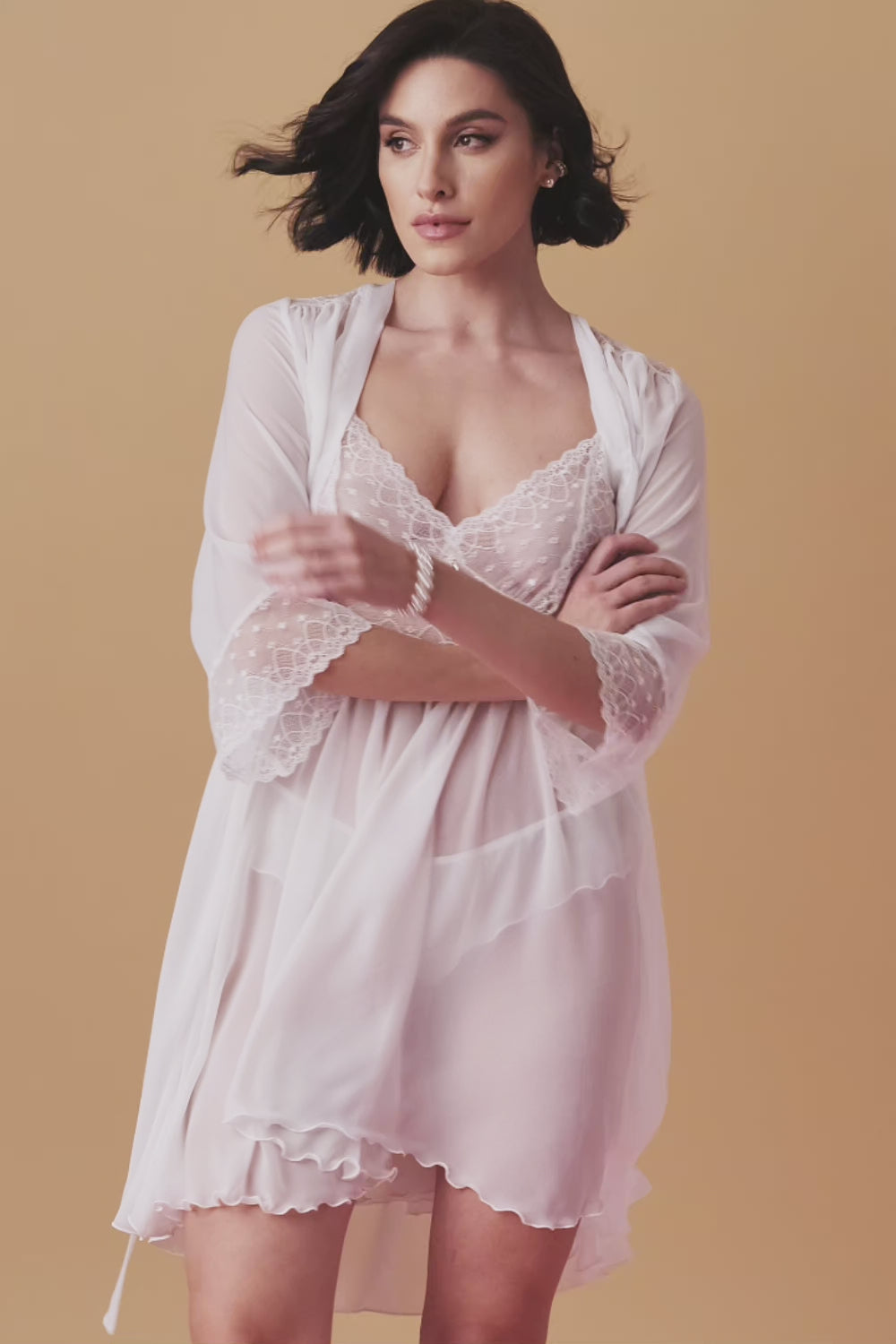 Load video: Ballade short chiffon and lace peignoir – cream