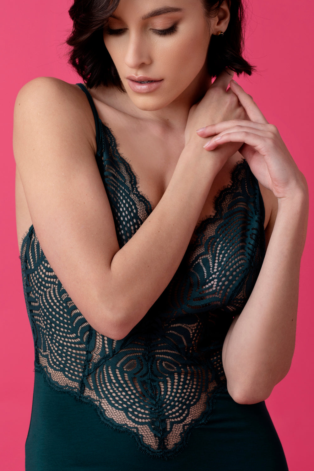 Serenade krótka koszulka nocna z koronką – ciemna butelkowa zieleń_3