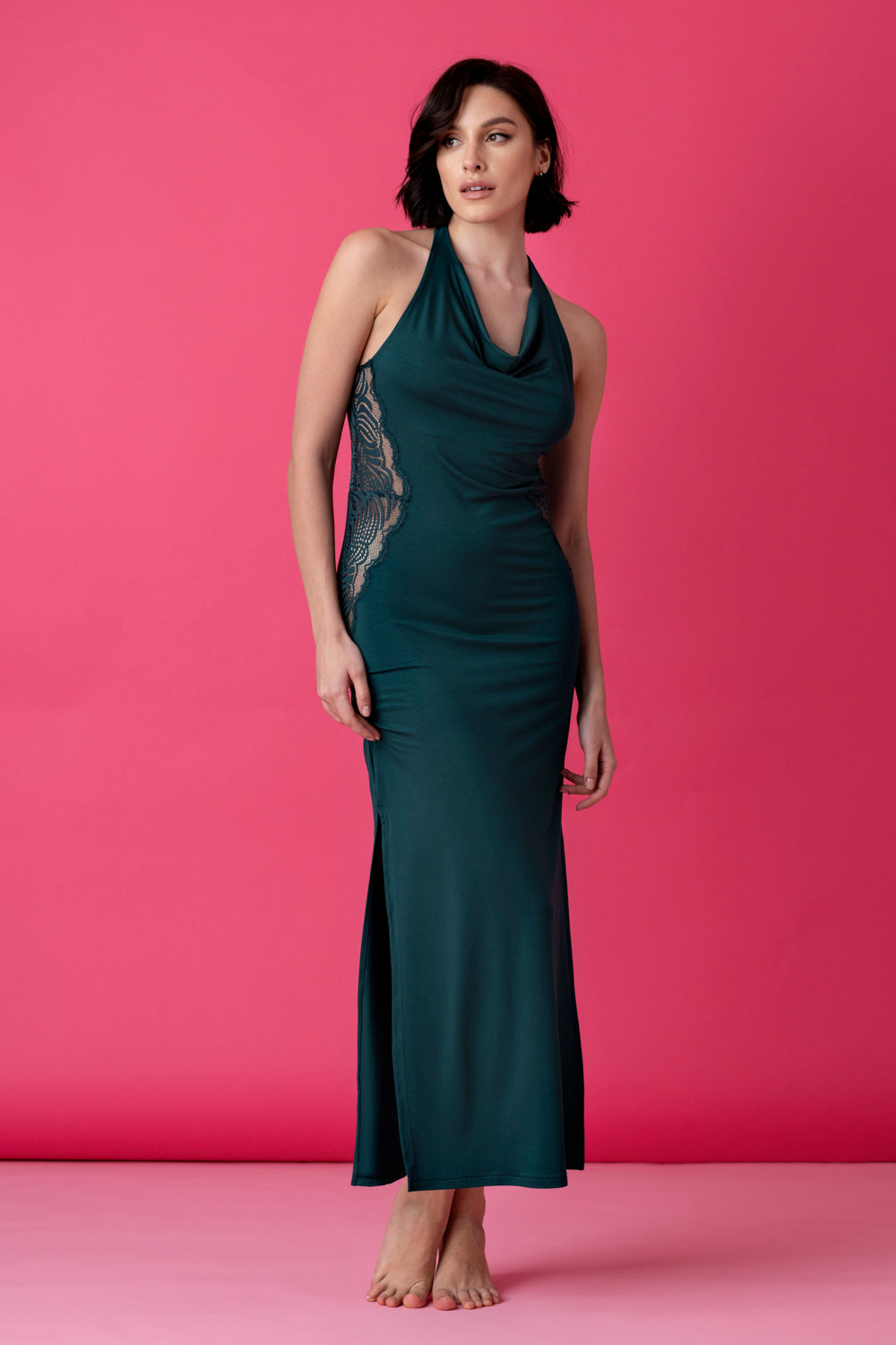 Serenade długa koszula nocna z odkrytymi plecami – ciemna butelkowa zieleń