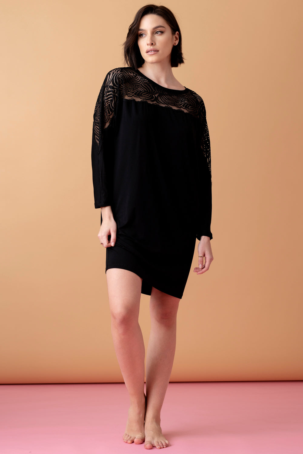 Serenade luźna koszula nocna z koronką – czarna